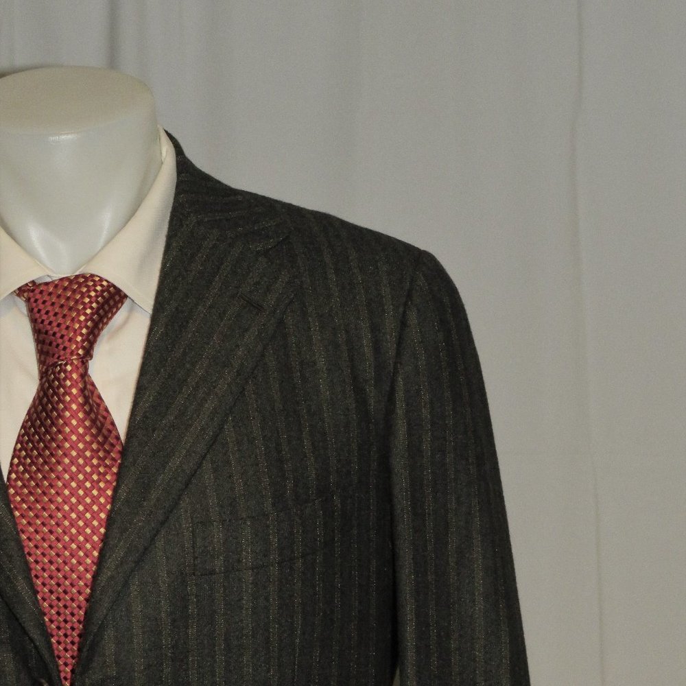 Kiton Wilkes Bashford 100% Cashmere Gray Striped Flannel Three Button Suit 40L